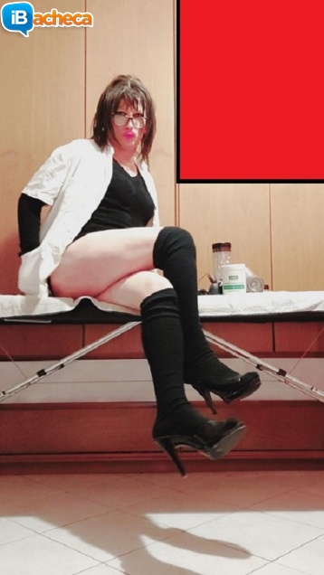 Immagine 2 - La prima dottoressa trav