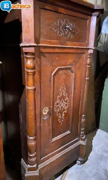 Immagine 4 - Antico Comodino