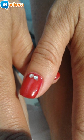 Immagine 2 - Manicure e pedicure